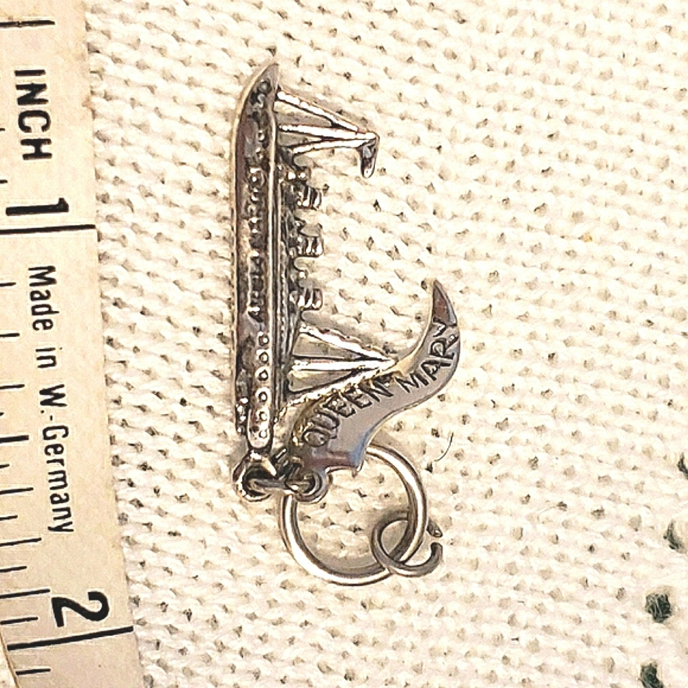 Exquisite Queen Mary sterling silver 925 charm